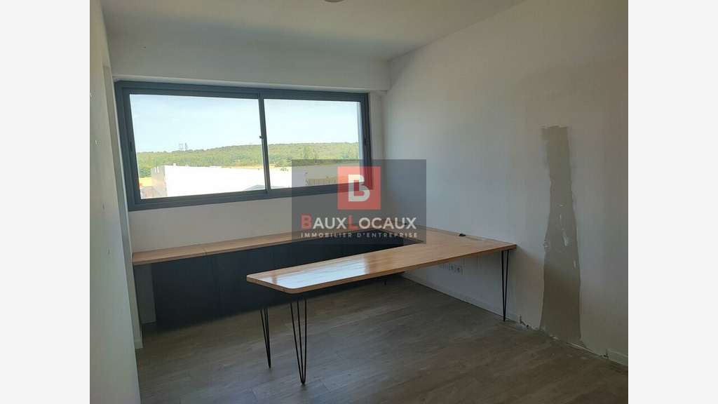 Bureaux de 45m² à louer au 1er étage à Pelissanne