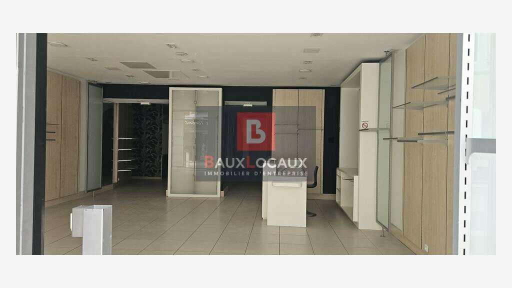 Local commercial de 183m² à louer centre Pertuis