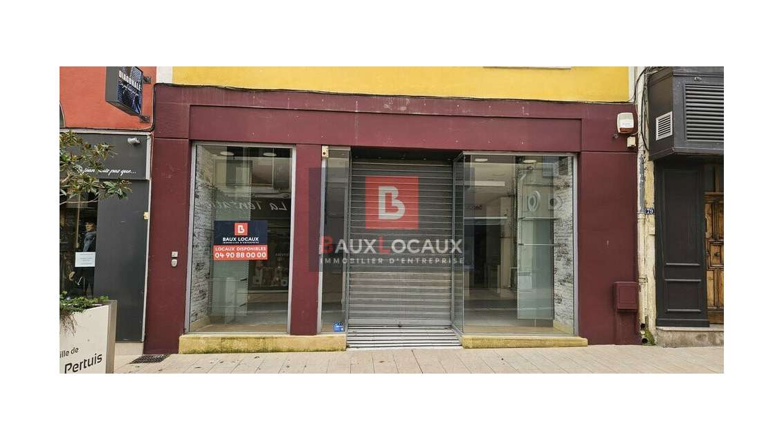 Local commercial de 183m² à louer centre Pertuis