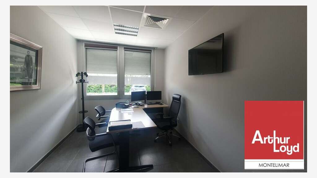 Bureaux 188m² RDC parking à louer à Pierrelatte