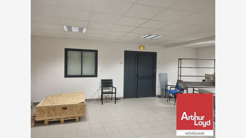 Bureaux atelier de 228m² à louer à Pierrelatte