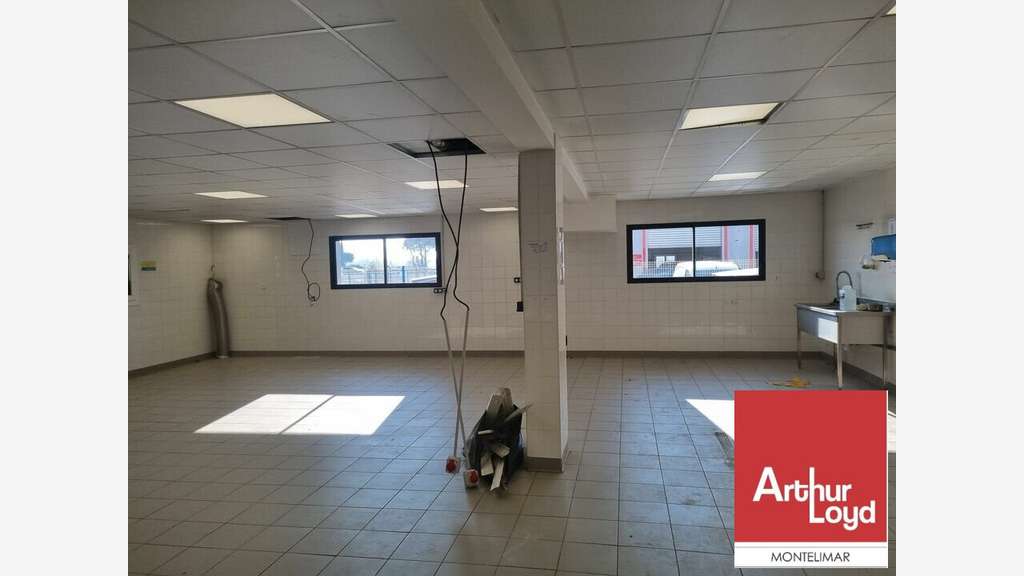 Bureaux atelier de 228m² à louer à Pierrelatte