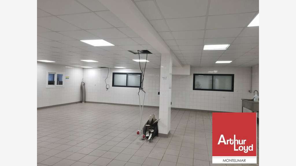 Bureaux atelier de 228m² à louer à Pierrelatte