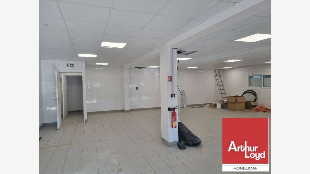 Bureaux atelier de 228m² à louer à Pierrelatte