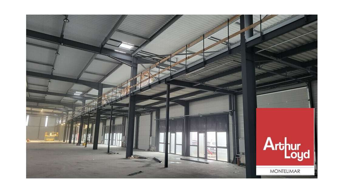 Local d'activité de 6621m² à louer à Pierrelatte