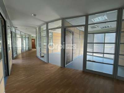 A louer plateau de bureau 173m² R+1 au Lamentin