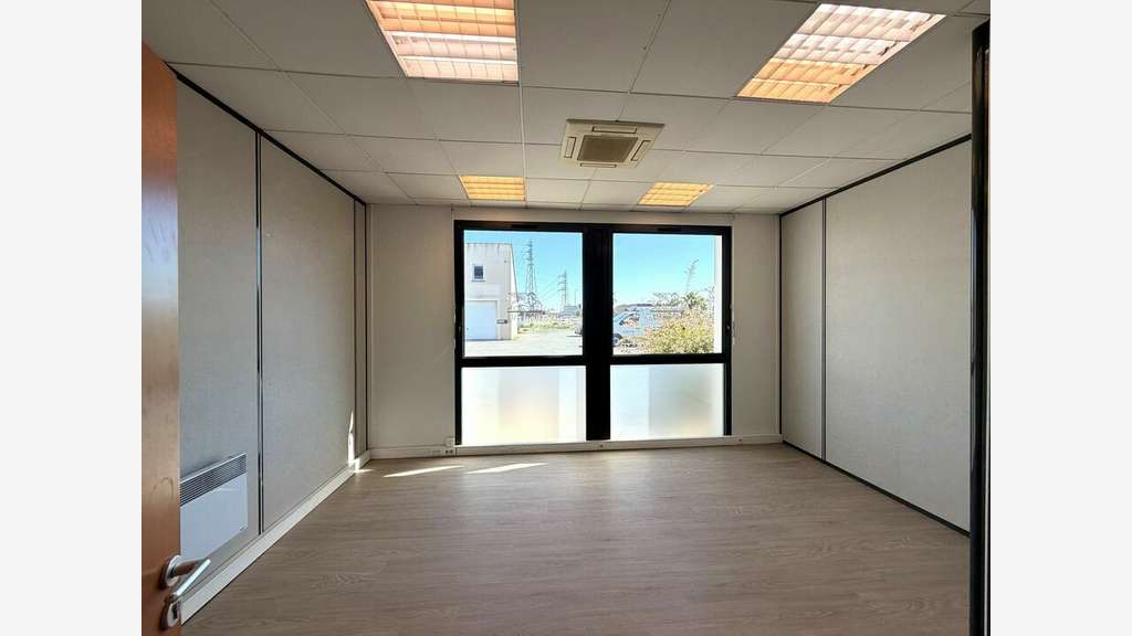 Plateau bureau 188m² à louer à Poitiers République