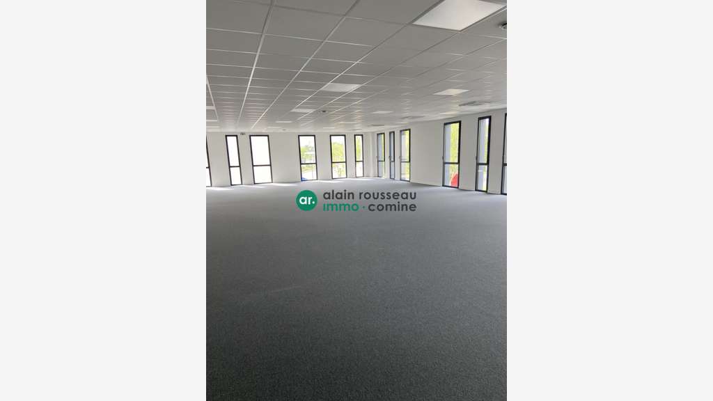 A louer plateau de bureau 368m² en R+1 à Trélazé