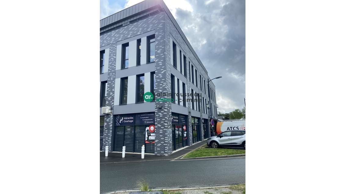 A louer plateau de bureau 368m² en R+1 à Trélazé