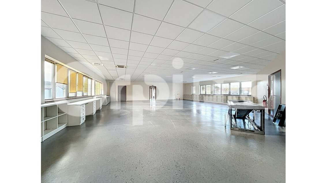 Plateau de bureaux 271m² à louer à Agnetz