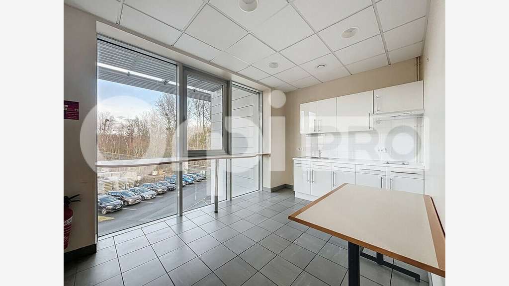 Plateau de bureaux 271m² à louer à Agnetz