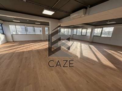 Bureaux 374m² rénovés à louer à Bordeaux Mériadeck