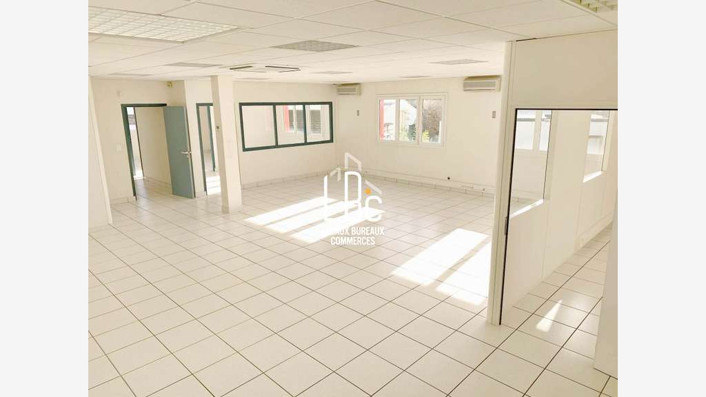 A louer plateau de bureaux 200m² R+1 à Bouguenais