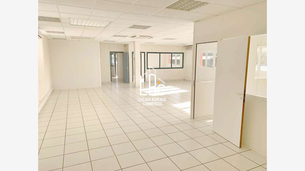 A louer plateau de bureaux 200m² R+1 à Bouguenais