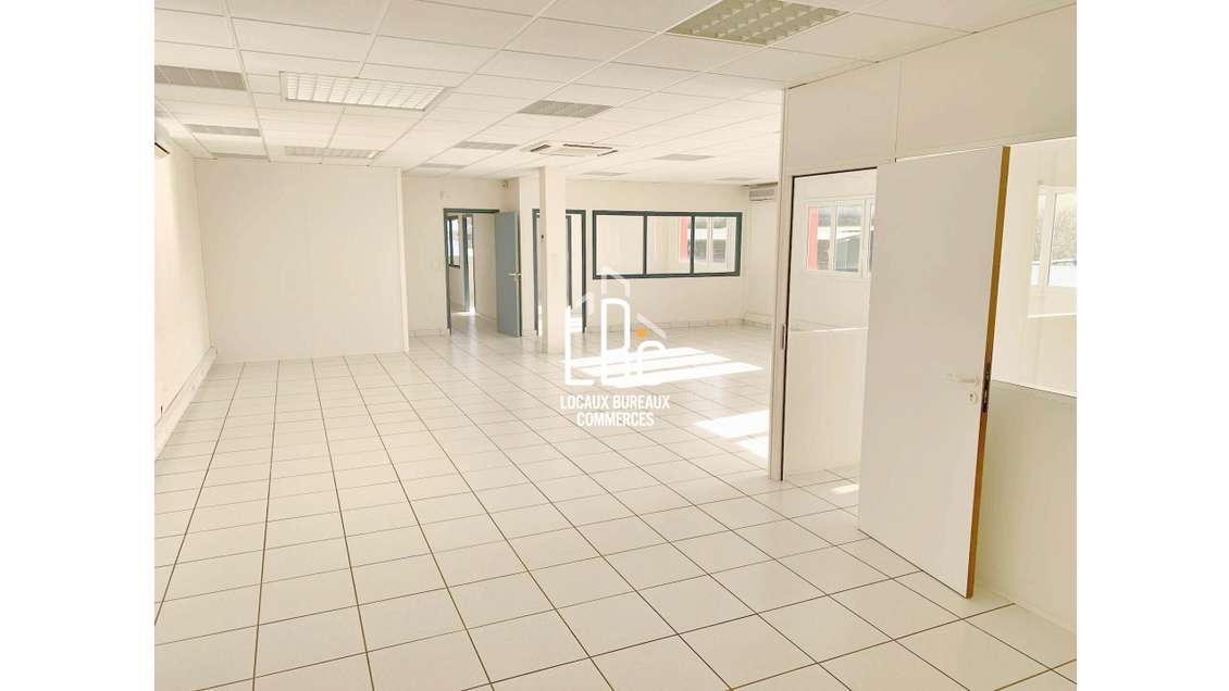 A louer plateau de bureaux 200m² R+1 à Bouguenais
