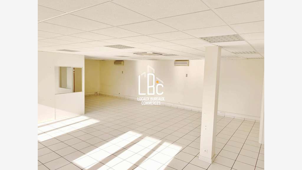 A louer plateau de bureaux 200m² R+1 à Bouguenais
