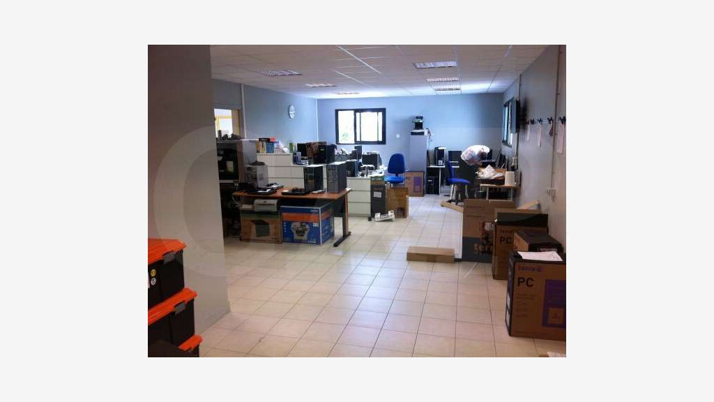 A louer plateau de bureaux 300m² secteur Auray