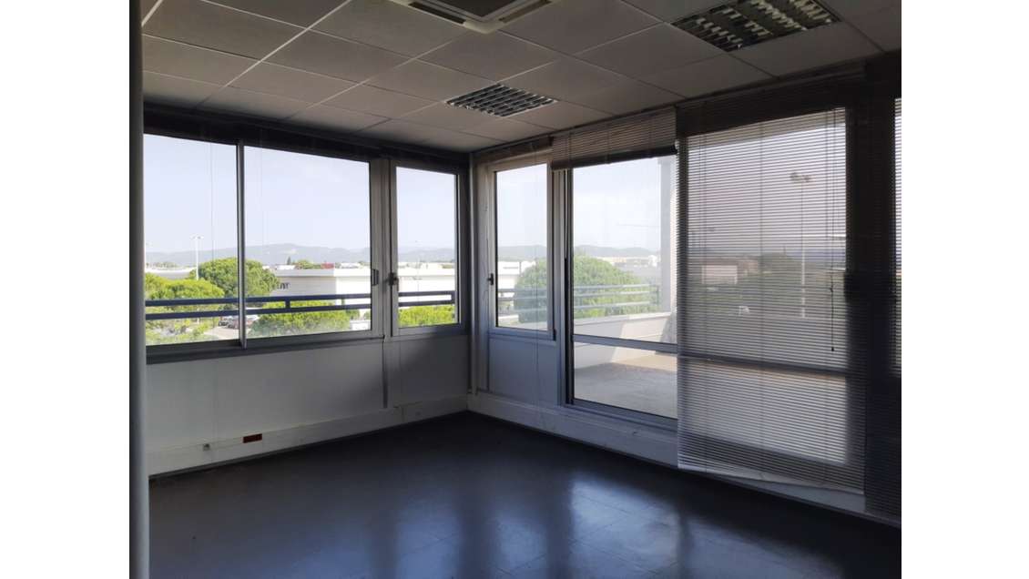 A louer plateau de bureaux 285m² Puget-sur-Argens