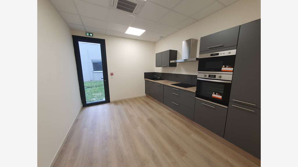 A louer bureaux 180m² RDC à Mérignac aéroport