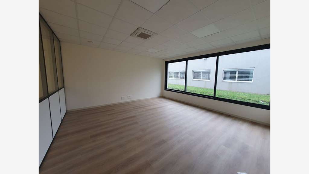 A louer bureaux 180m² RDC à Mérignac aéroport