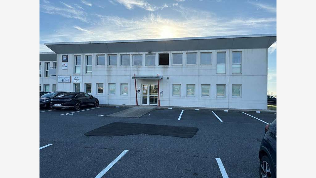 Bureaux 450m² divisibles à louer à Coquelles (62)