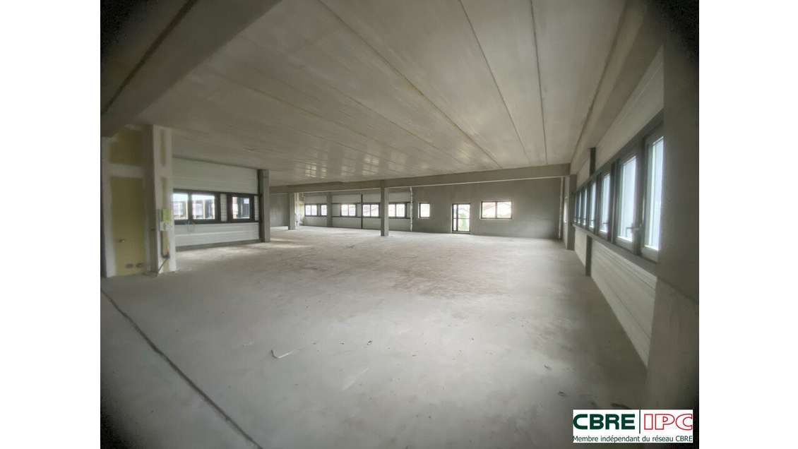 A louer plateau bureaux  neuf 389m² R+1 à Dax Gare