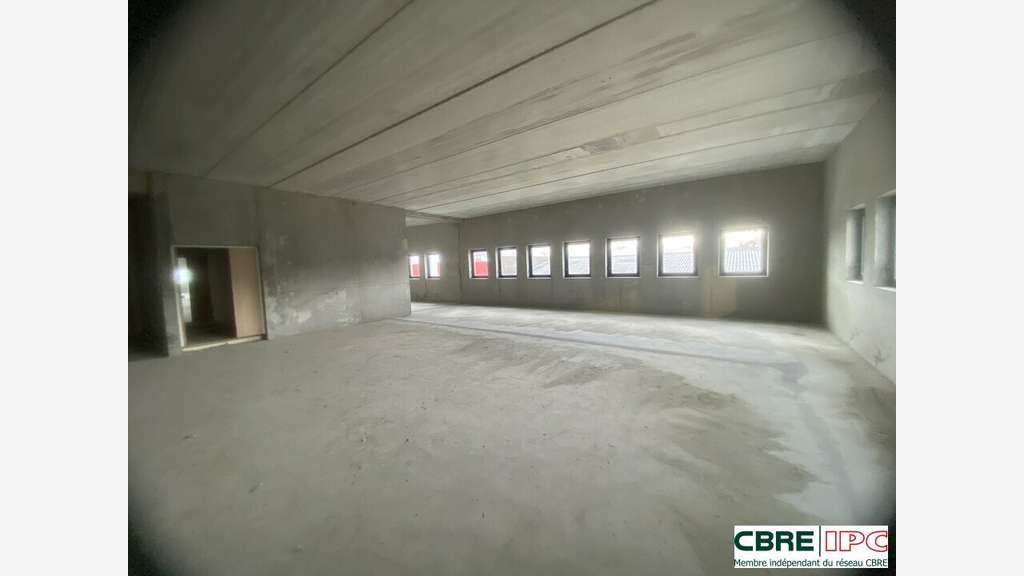 A louer plateau bureaux  neuf 389m² R+1 à Dax Gare