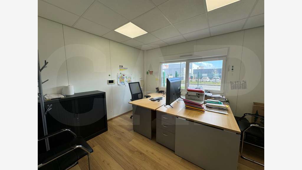 A louer plateau de bureaux en RDC de 270m² à Bruz