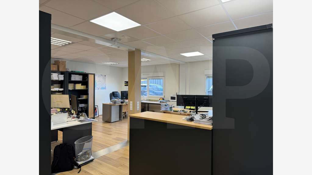 A louer plateau de bureaux en RDC de 270m² à Bruz