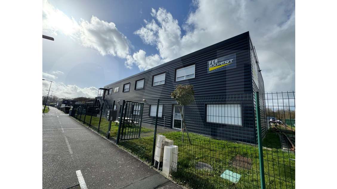 A louer plateau de bureaux en RDC de 270m² à Bruz