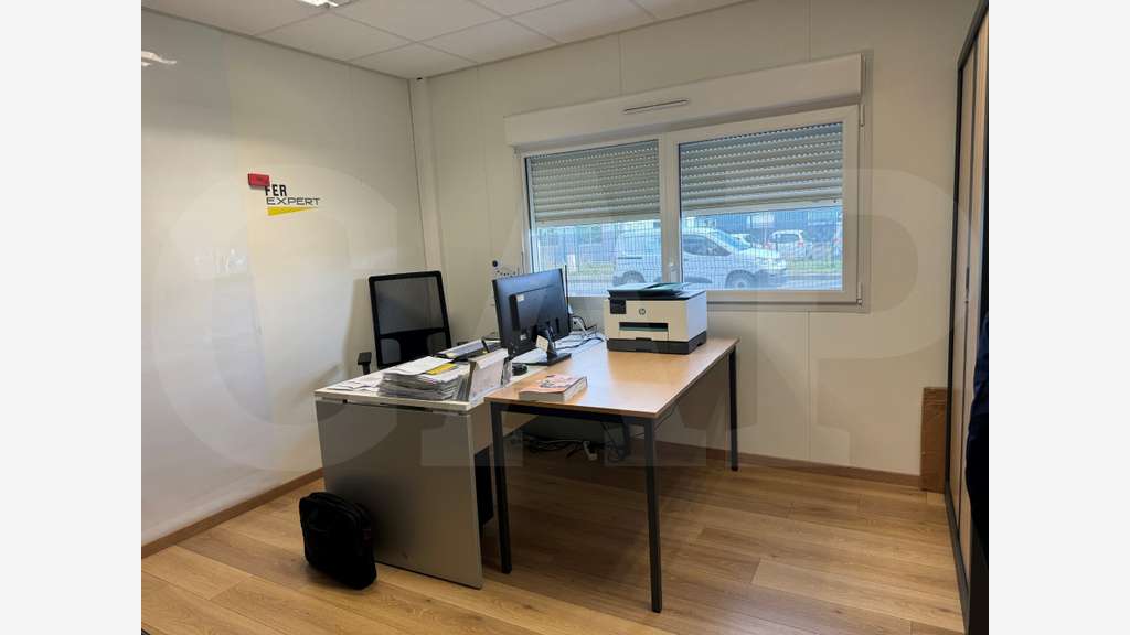 A louer plateau de bureaux en RDC de 270m² à Bruz