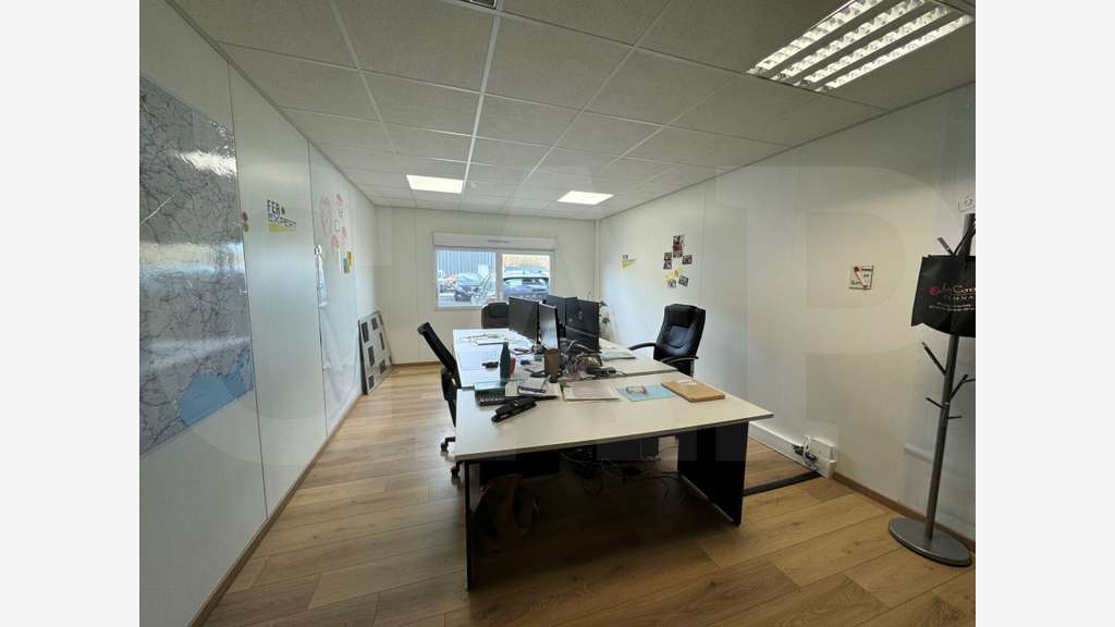 A louer plateau de bureaux en RDC de 270m² à Bruz
