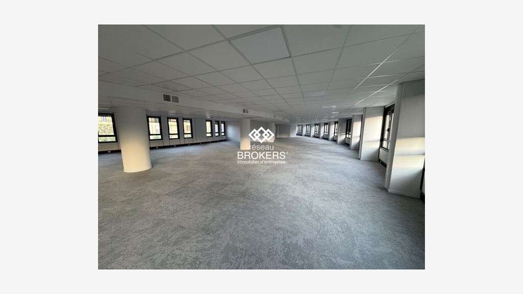 A louer bureaux 318m² à Grenoble Europole