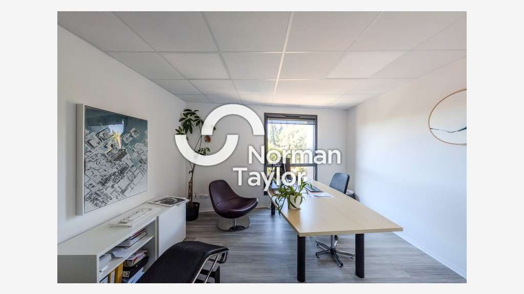 Plateau de bureaux 146m² à louer à Lattes