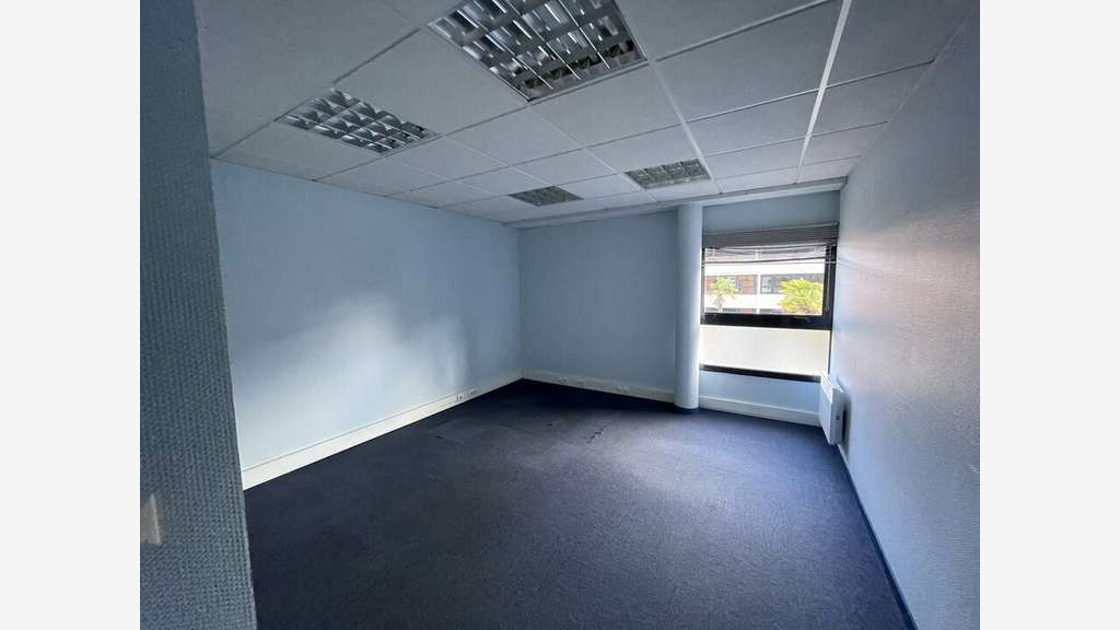 A louer bureaux 287m² R+1 entrée de ville Lorient