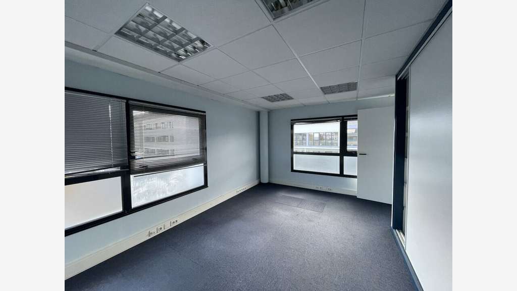 A louer bureaux 287m² R+1 entrée de ville Lorient