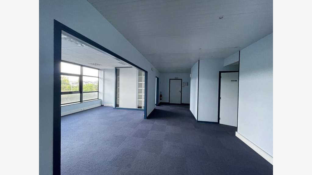 A louer bureaux 287m² R+1 entrée de ville Lorient