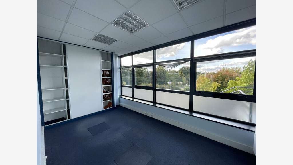 A louer bureaux 287m² R+1 entrée de ville Lorient