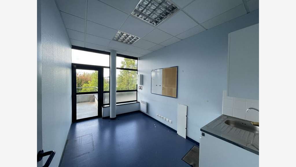 A louer bureaux 287m² R+1 entrée de ville Lorient