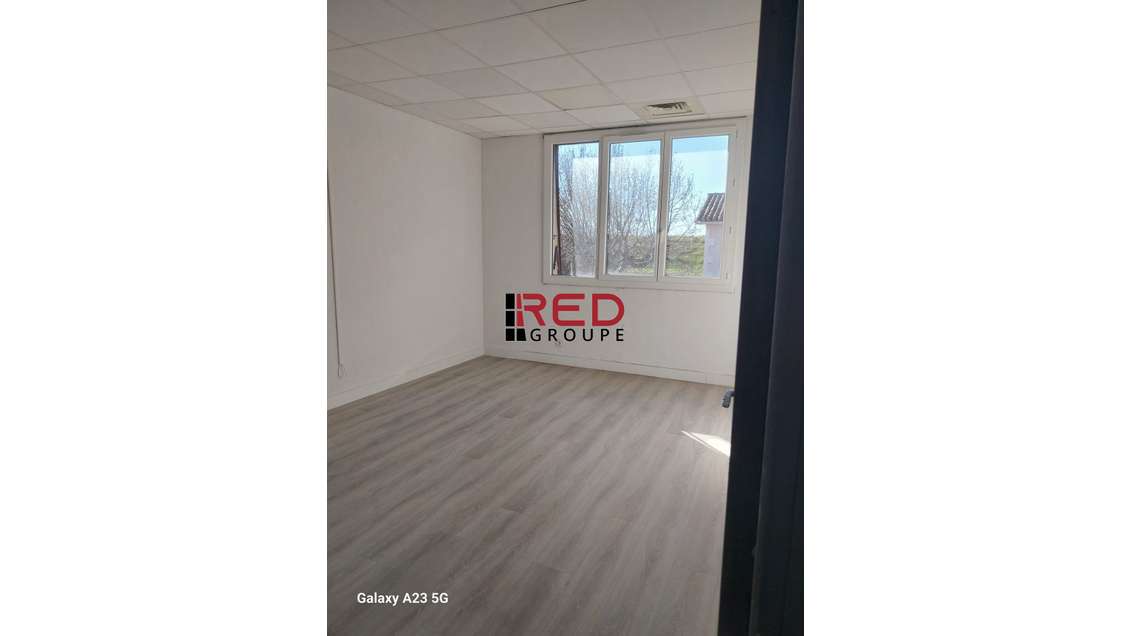 A louer bureaux de 116 à 235m² ZA Marseille 15ème