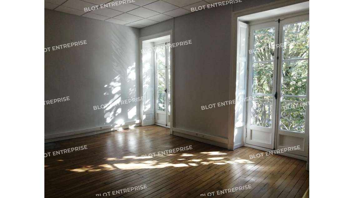 Plateau de bureaux de 238m² Nantes 50 Otages