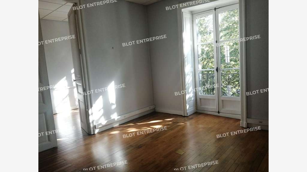 Plateau de bureaux de 238m² Nantes 50 Otages