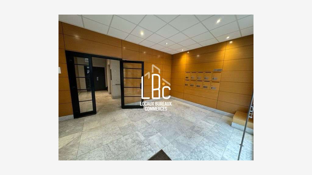 A louer bureaux 83m² R+7 à Nantes Guist'Hau