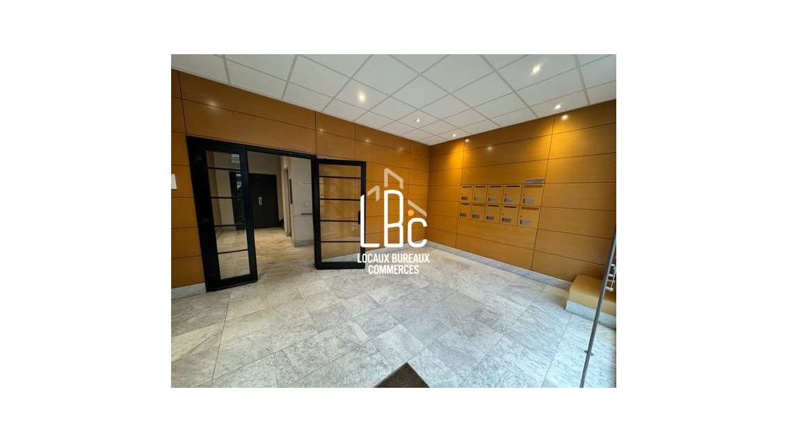 A louer bureaux 83m² R+7 à Nantes Guist'Hau