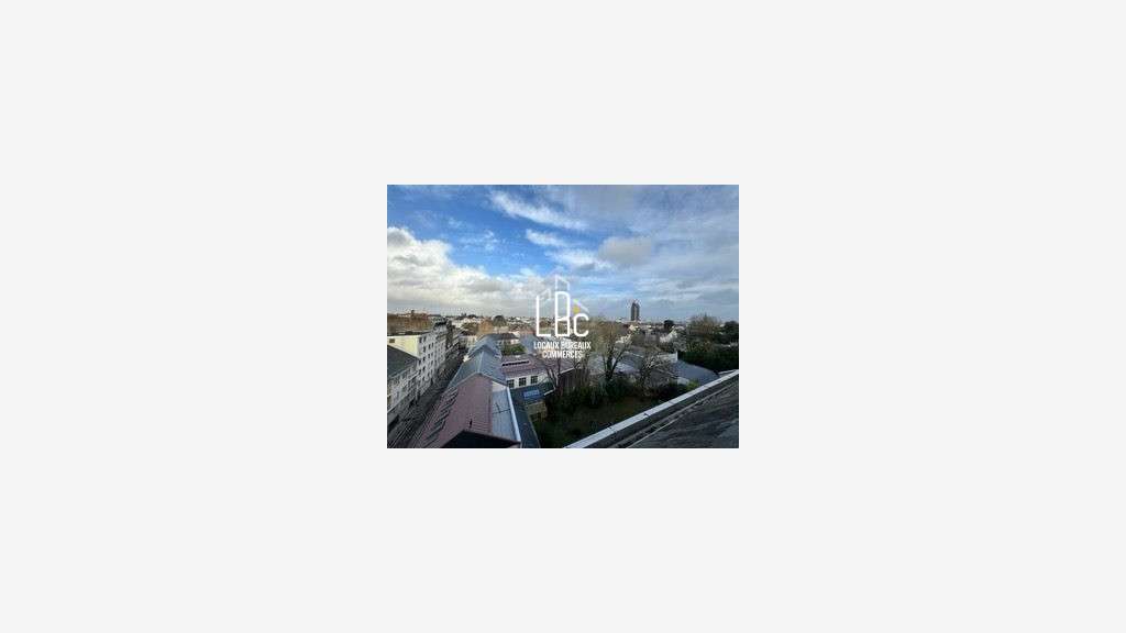 A louer bureaux 83m² R+7 à Nantes Guist'Hau