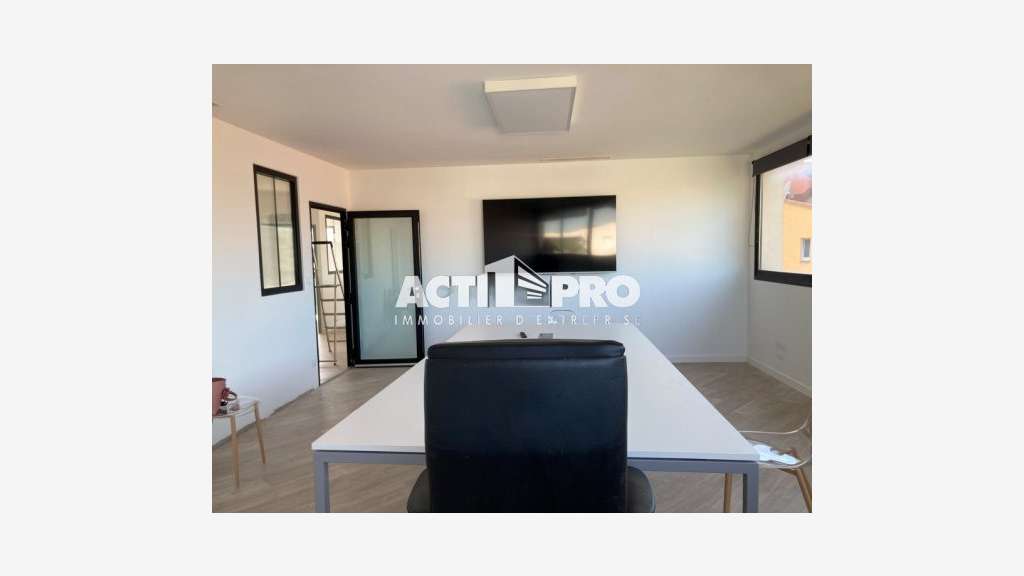 À louer bureaux PMR 136m² en R+3 à Perpignan