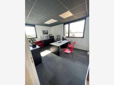 A louer bureaux neufs 250m² à Plérin
