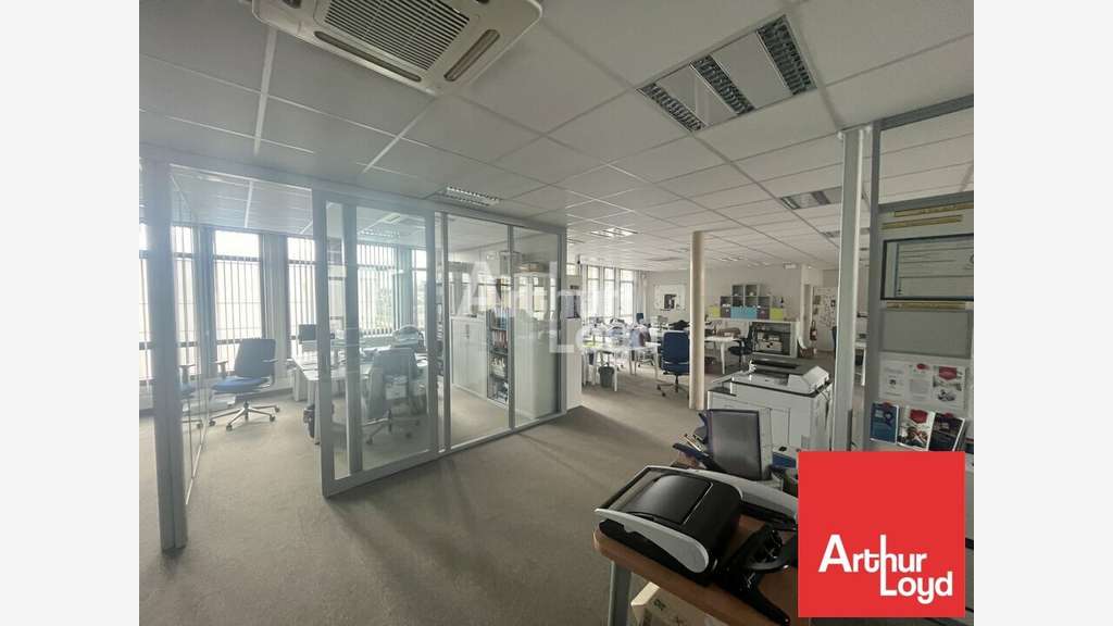 Plateau de bureaux 317m² à louer à Poitiers Gare