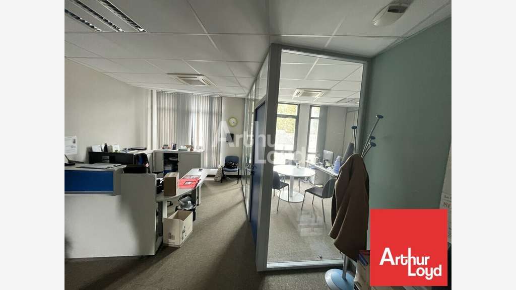 Plateau de bureaux 317m² à louer à Poitiers Gare