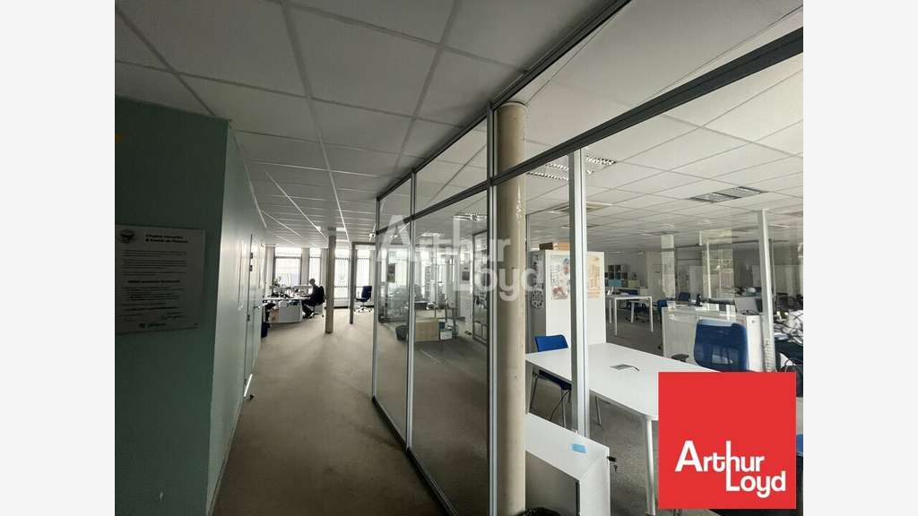 Plateau de bureaux 317m² à louer à Poitiers Gare